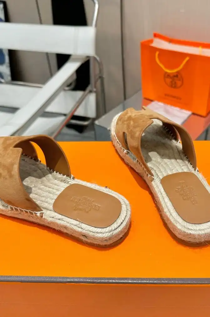 hype Hermes Slippers