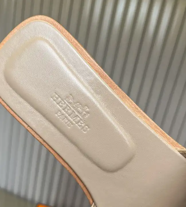 hype Hermes Slippers