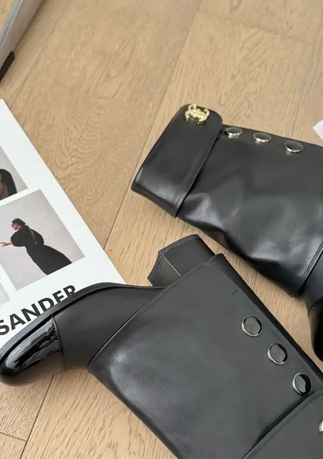 hype Chanel Boots