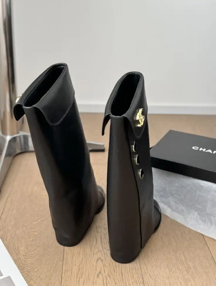 hype Chanel Boots