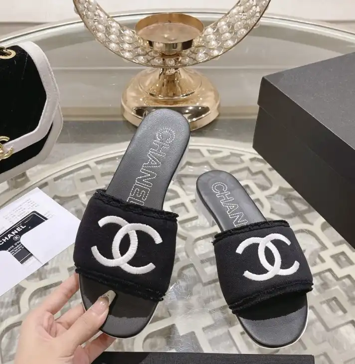 hype Chanel Slippers