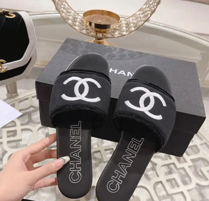 hype Chanel Slippers