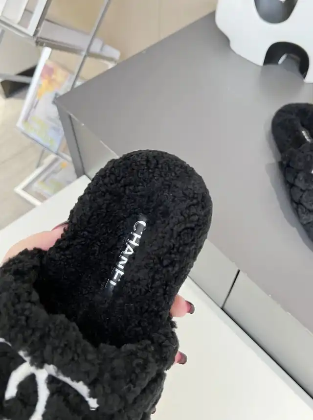 hype Chanel Slippers