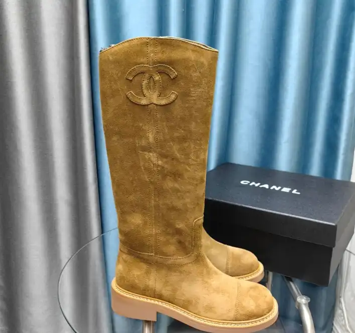 hype Chanel Boots