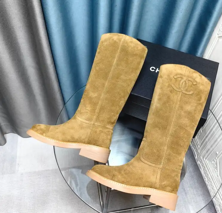 hype Chanel Boots