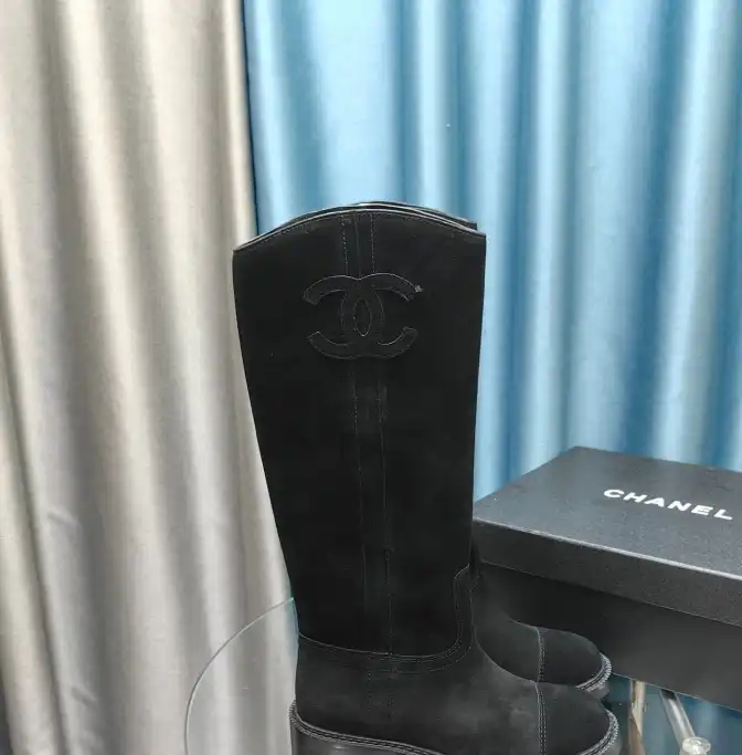 hype Chanel Boots