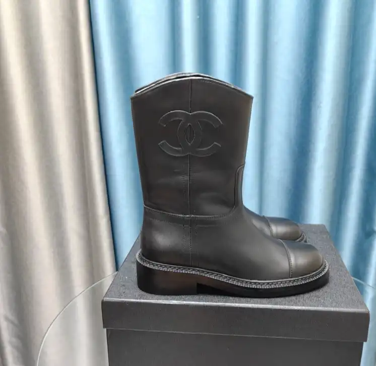 hype Chanel Boots