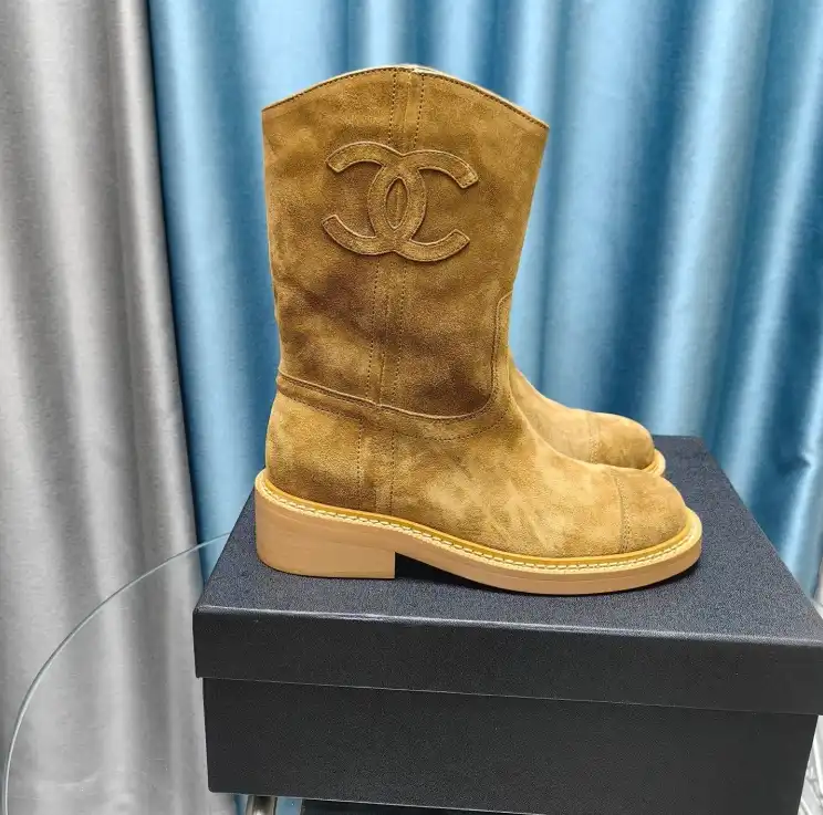 hype Chanel Boots