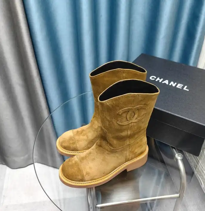 hype Chanel Boots