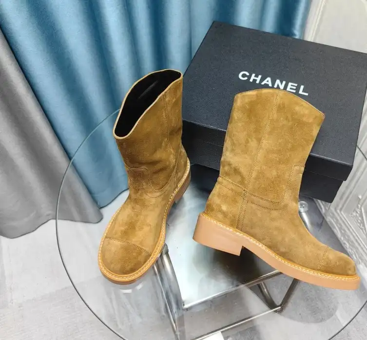 hype Chanel Boots