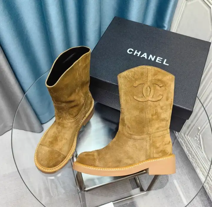 hype Chanel Boots