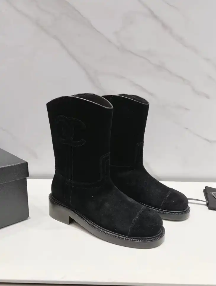 hype Chanel Boots