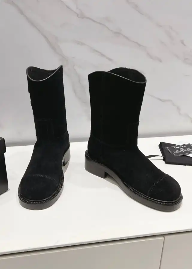 hype Chanel Boots