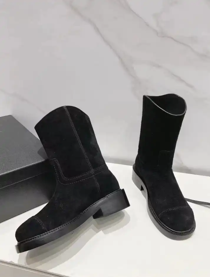 hype Chanel Boots