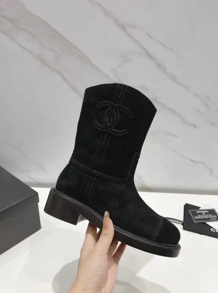 hype Chanel Boots