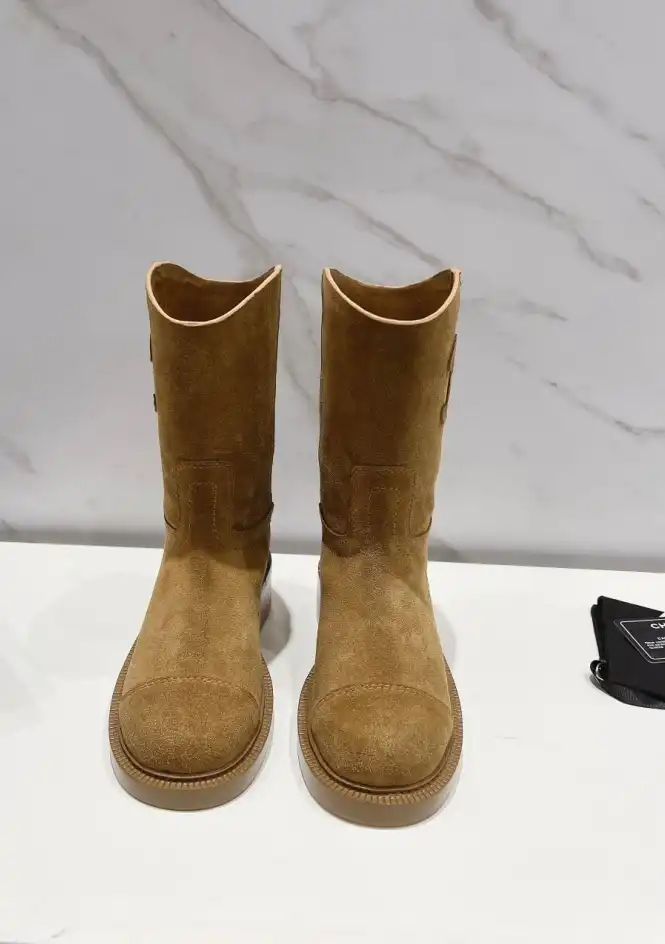 hype Chanel Boots