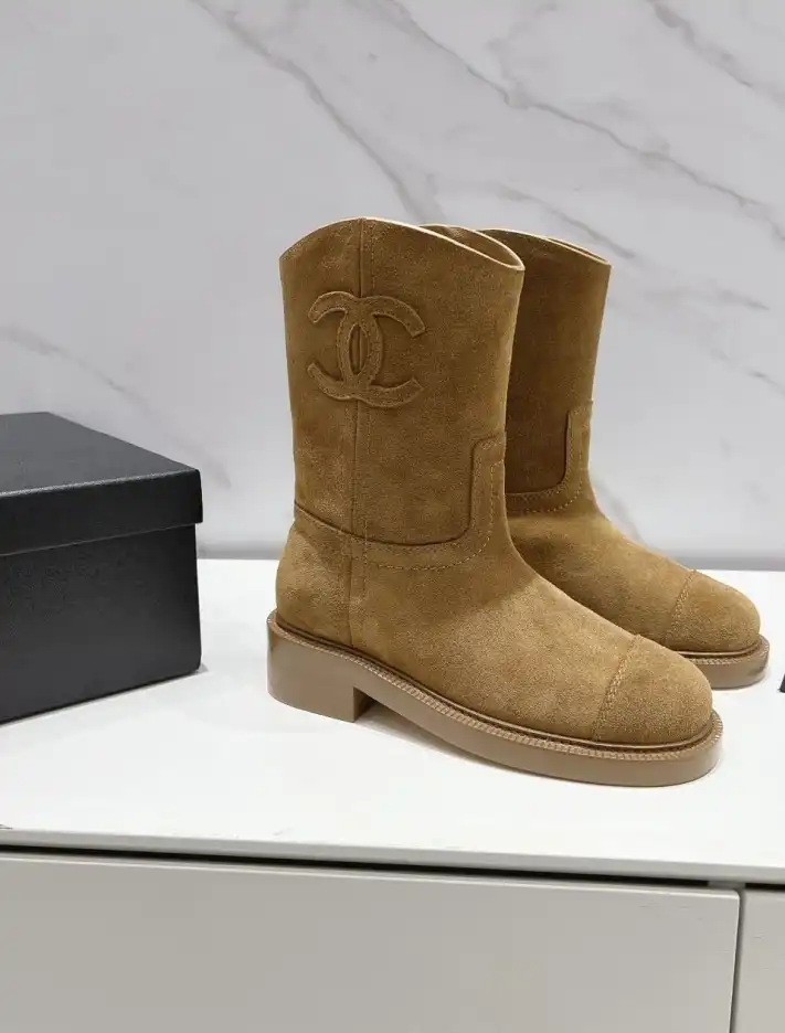 hype Chanel Boots