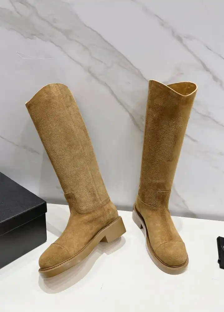 hype Chanel Boots