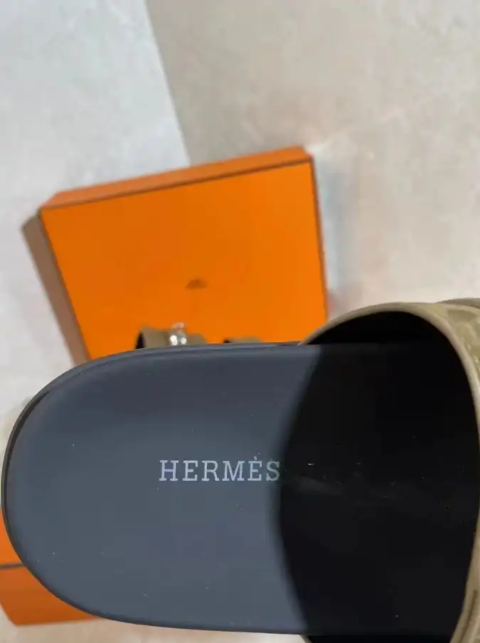 hype Hermes Slippers