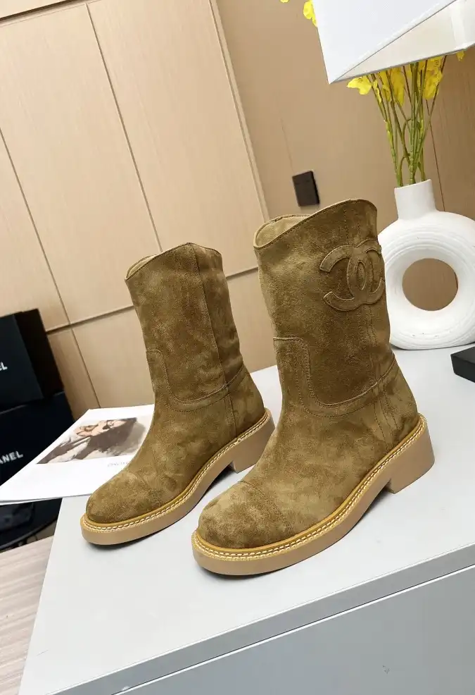 hype Chanel Boots