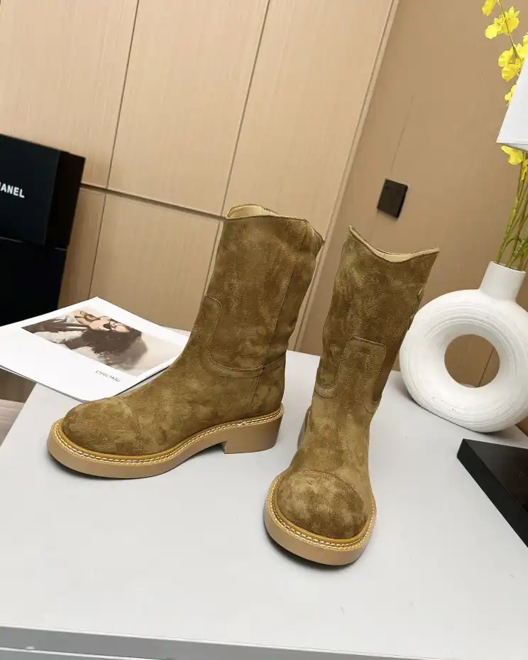 hype Chanel Boots