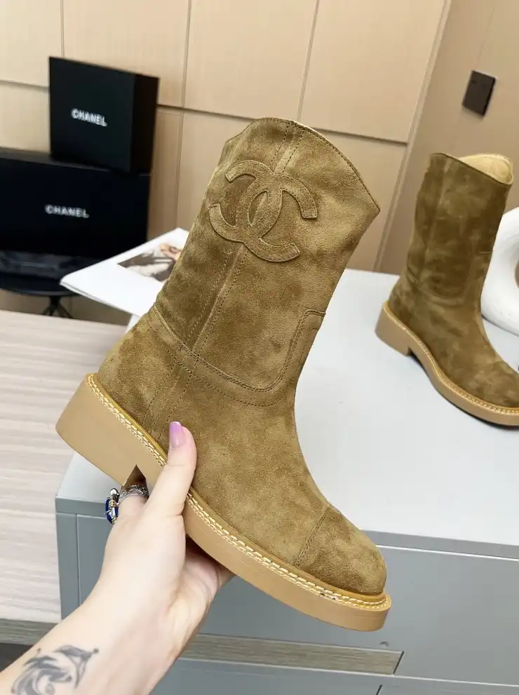 hype Chanel Boots