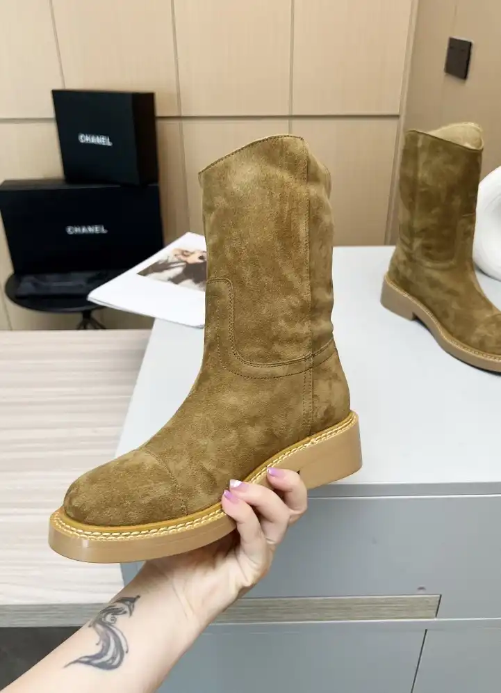 hype Chanel Boots