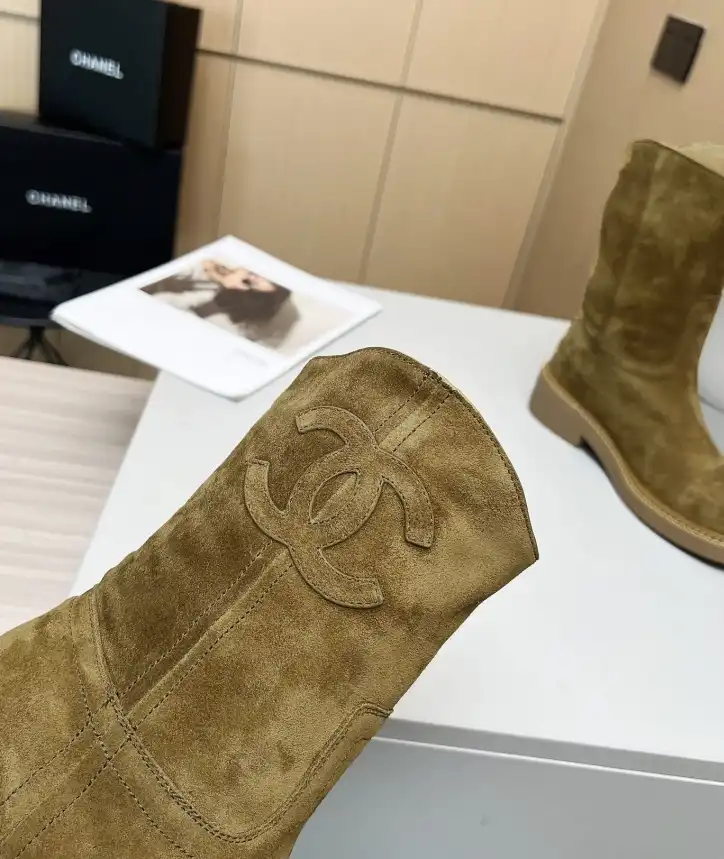 hype Chanel Boots