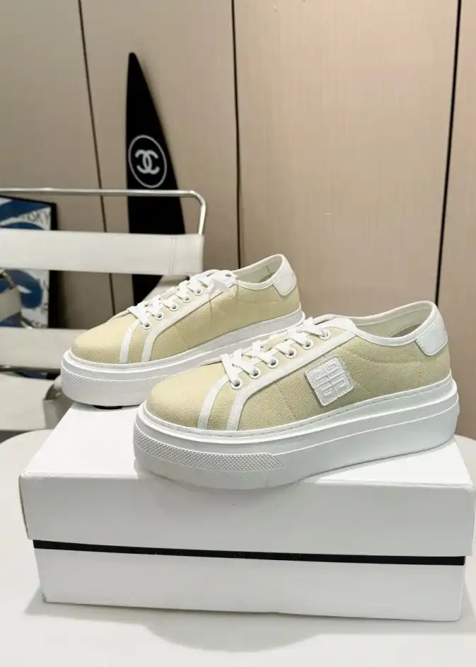 hype Givenchy Sneakers