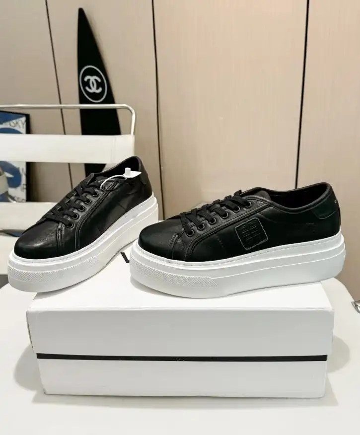 hype Givenchy Sneakers