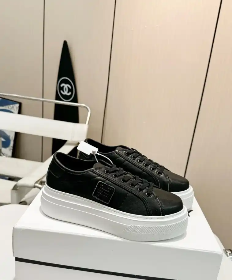 hype Givenchy Sneakers