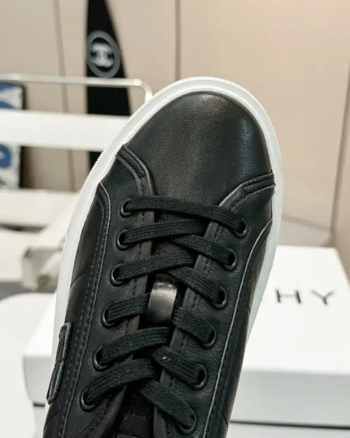 hype Givenchy Sneakers