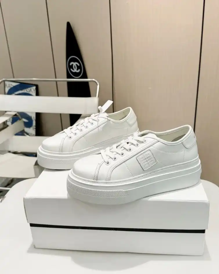 hype Givenchy Sneakers