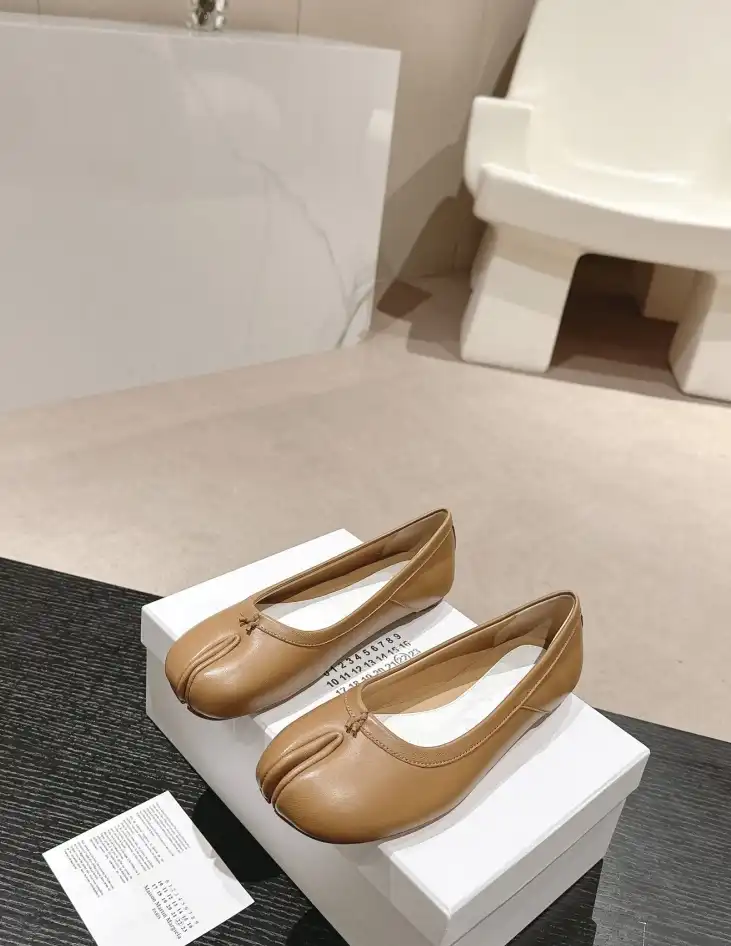 hype Hermes flat shoes