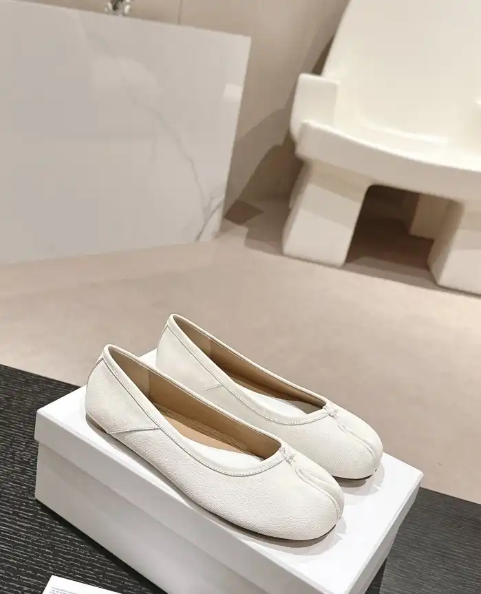 hype Hermes flat shoes