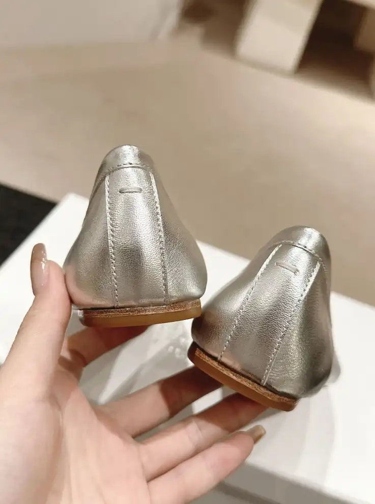 hype Hermes flat shoes