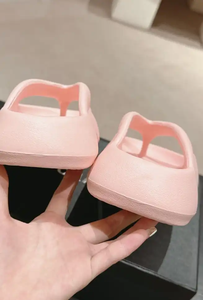 hype Chanel Slippers