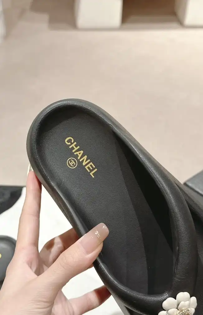 hype Chanel Slippers