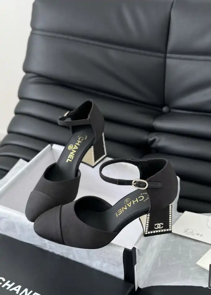 hype Chanel High Heels