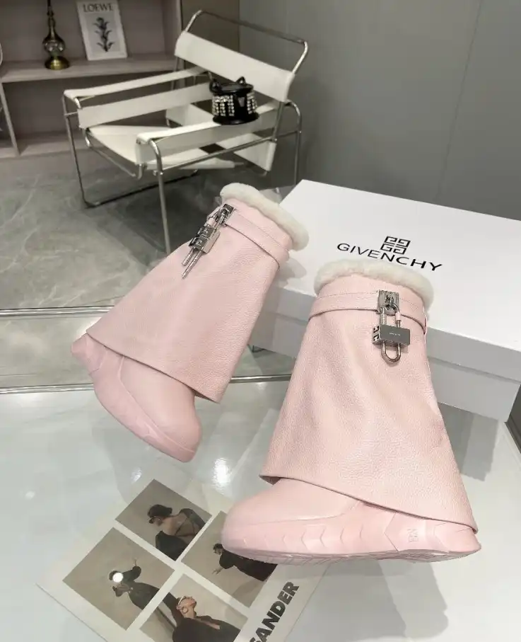 hype Givenchy Boots