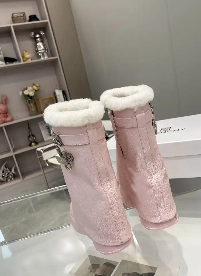 hype Givenchy Boots