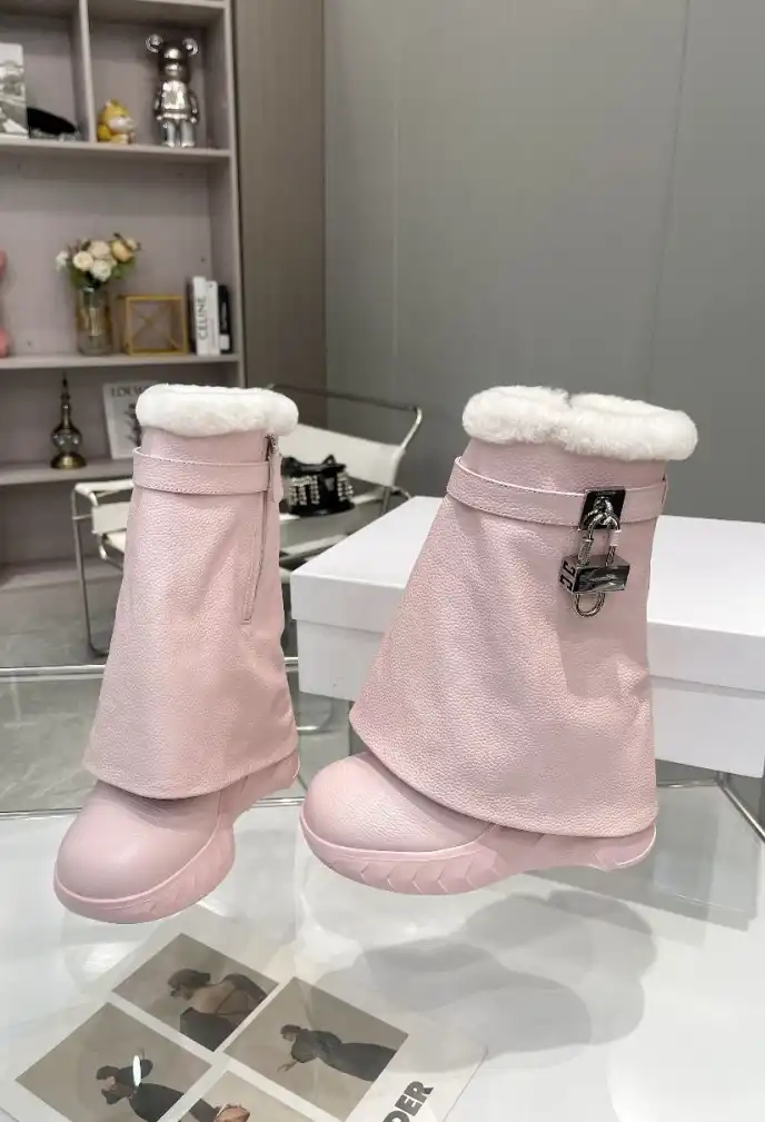 hype Givenchy Boots