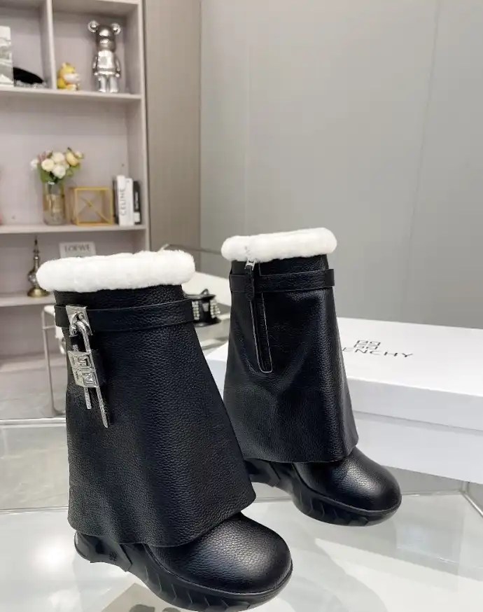 hype Givenchy Boots