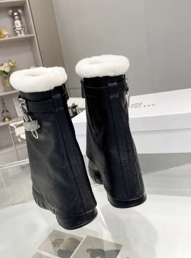 hype Givenchy Boots