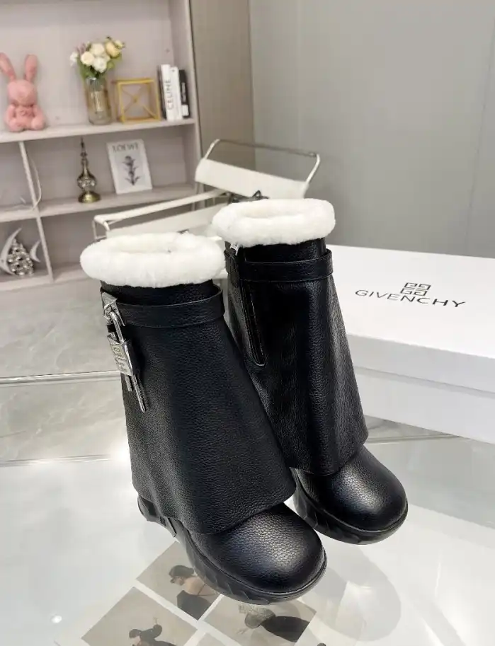 hype Givenchy Boots