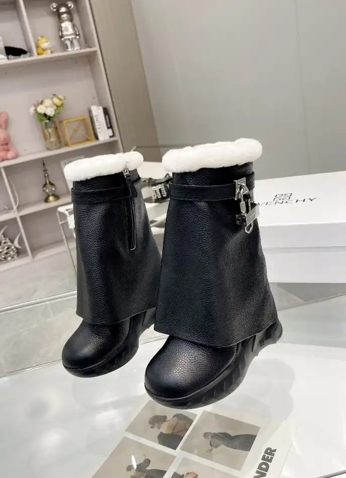 hype Givenchy Boots