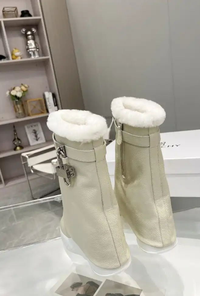 hype Givenchy Boots