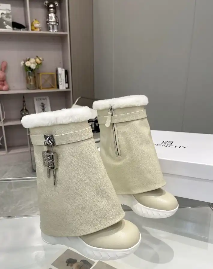 hype Givenchy Boots