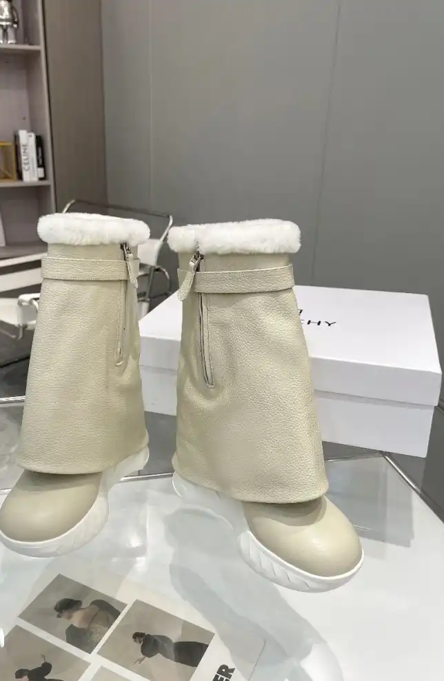 hype Givenchy Boots