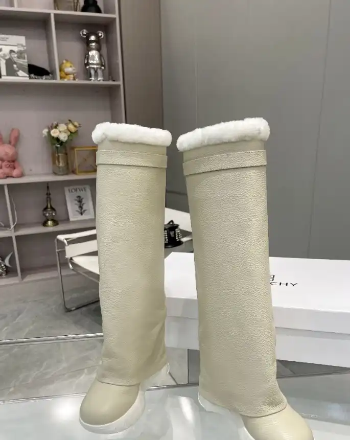 hype Givenchy Boots